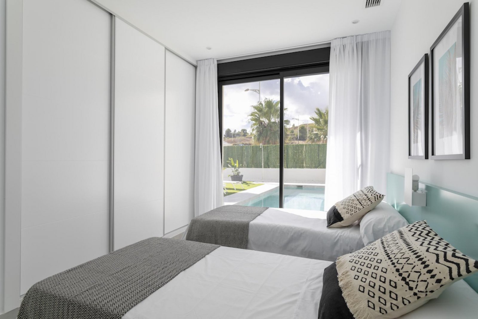 Exklusive Villa mit Pool und Bergblick
