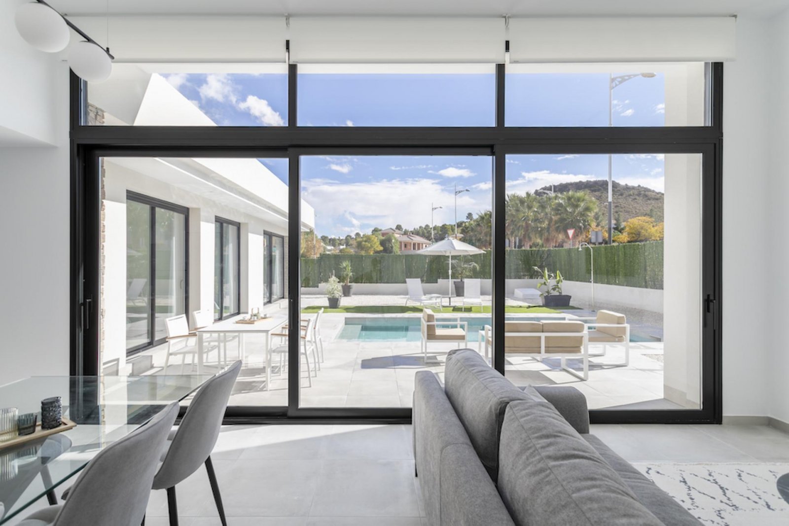 Exklusive Villa mit Pool und Bergblick