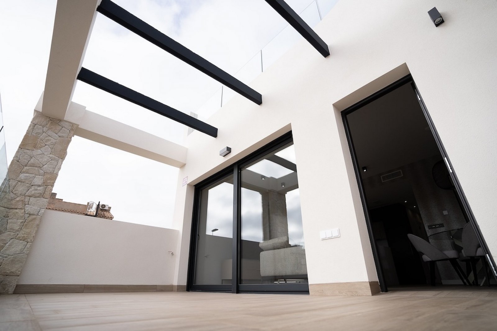 Stilvolles Duplex mit Gemeinschaftspool &amp; sonnigem Wohnkomfort