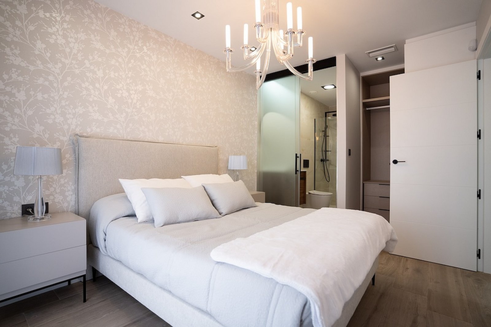 Stilvolles Duplex mit Gemeinschaftspool &amp; sonnigem Wohnkomfort