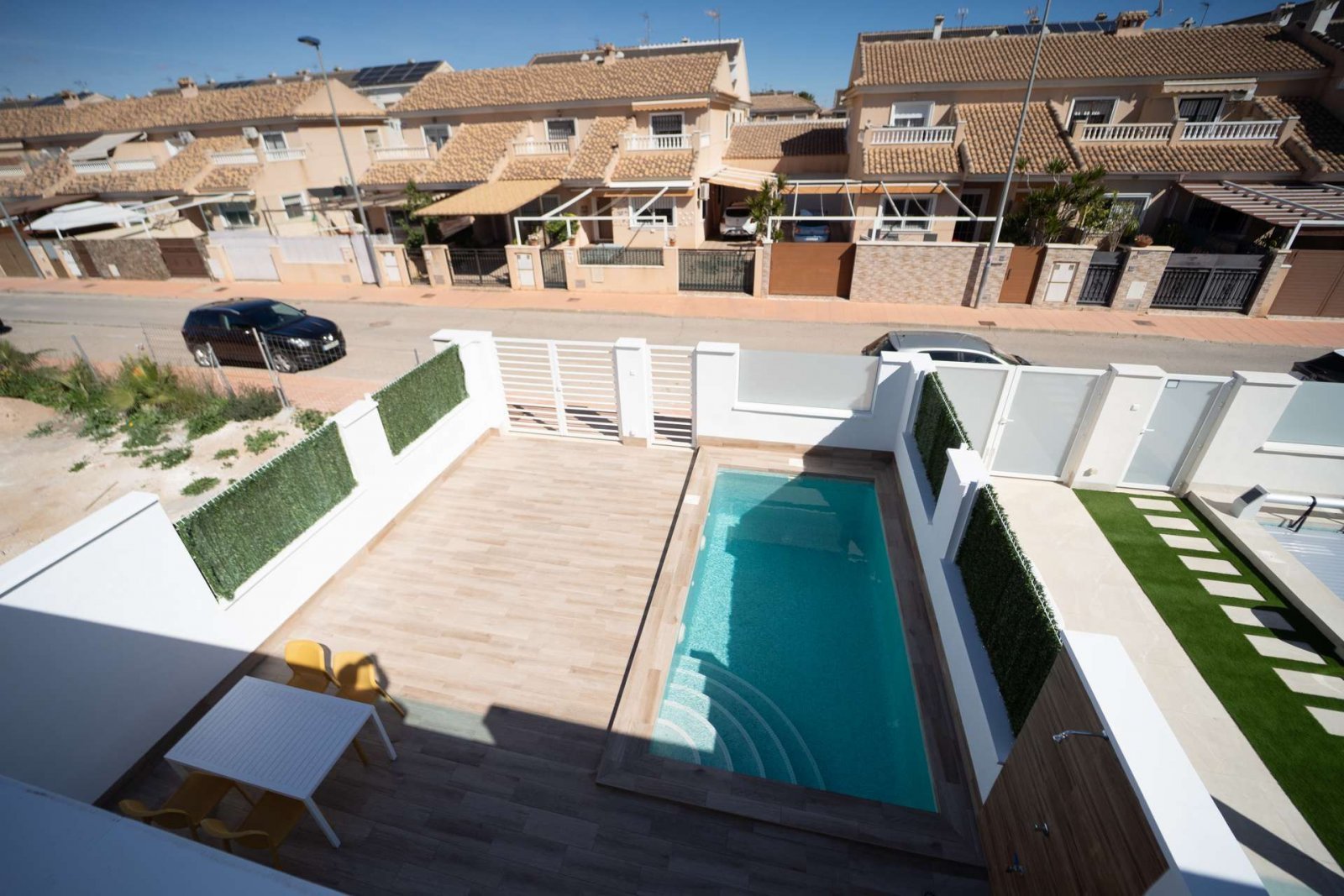 Ebenerdiges Haus mit Meerblick und guter Lage mit Pool