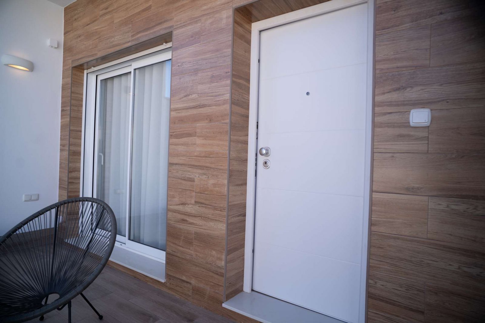 Ebenerdiges Haus mit Meerblick und guter Lage mit Pool