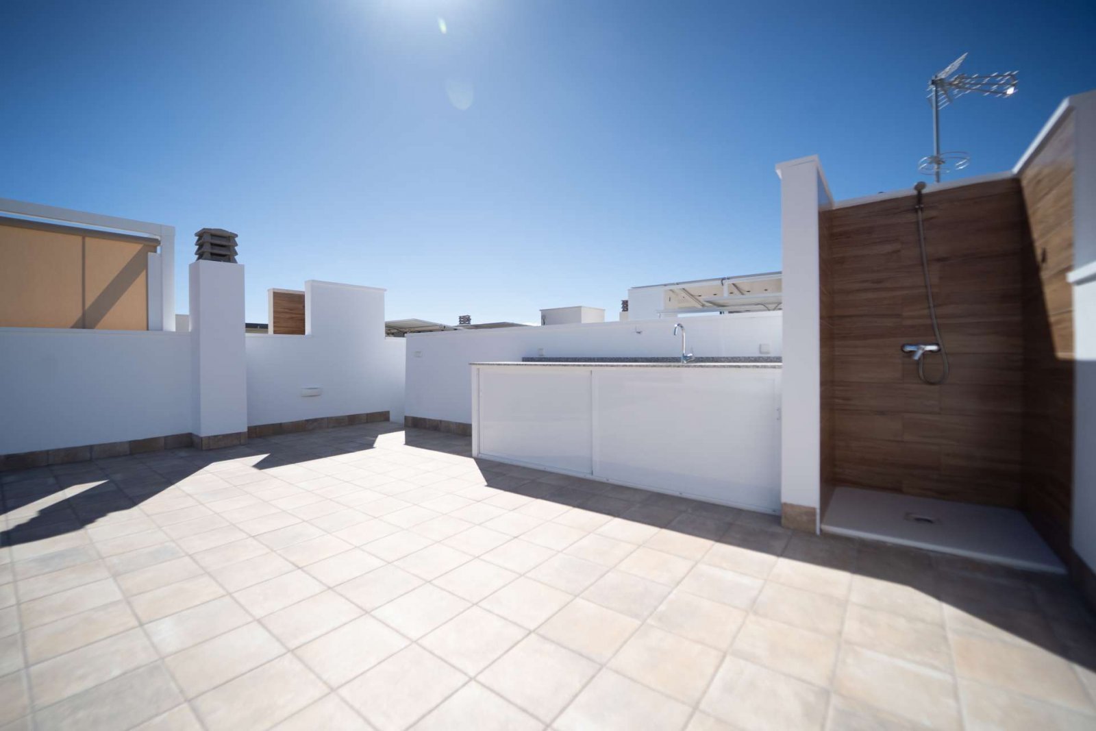 Ebenerdiges Haus mit Meerblick und guter Lage mit Pool