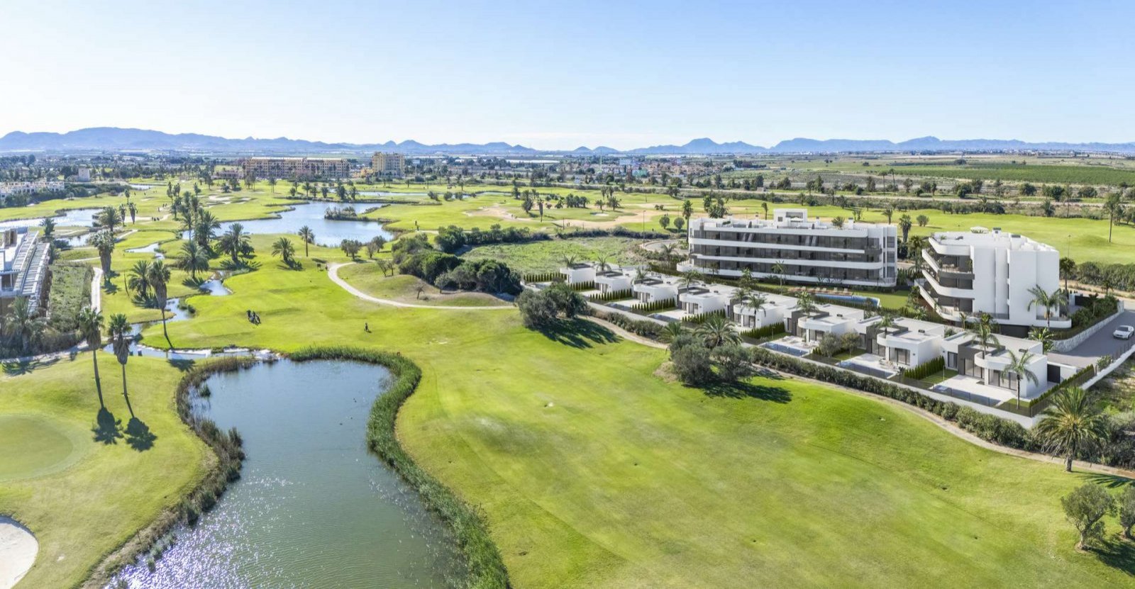 Luxuriöses Penthouse am Golfplatz mit Meerblick