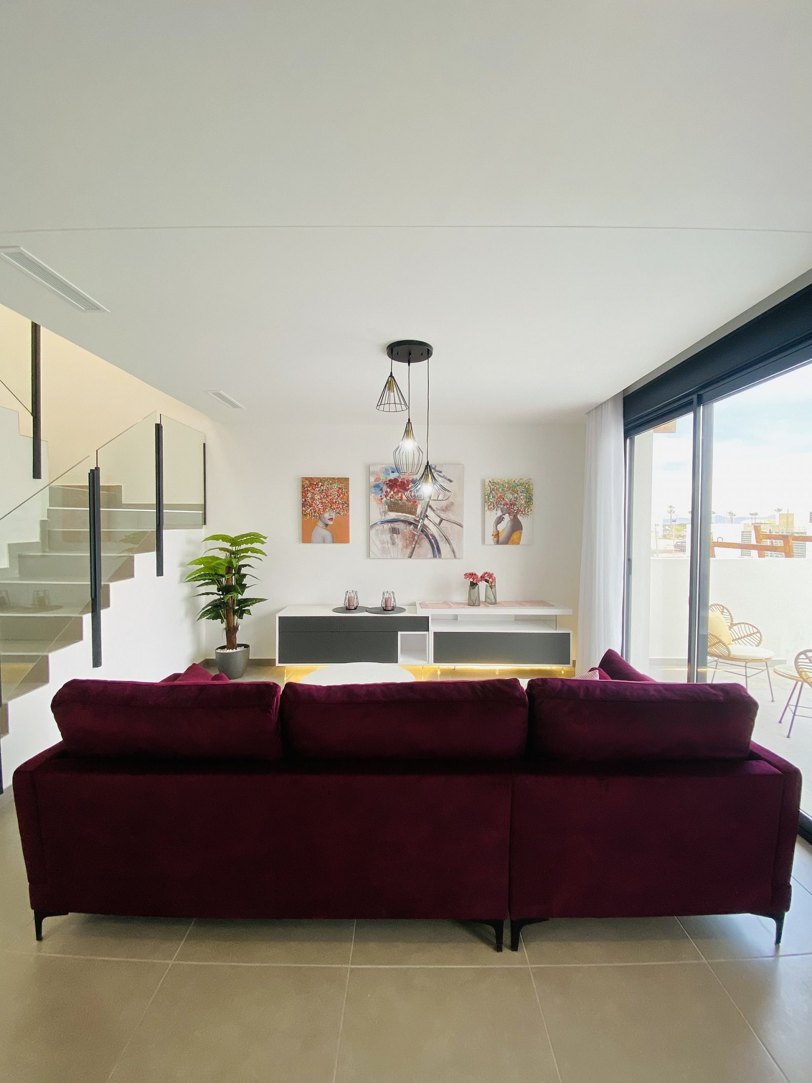 Moderne Reihenhaus-Villa mit Garten