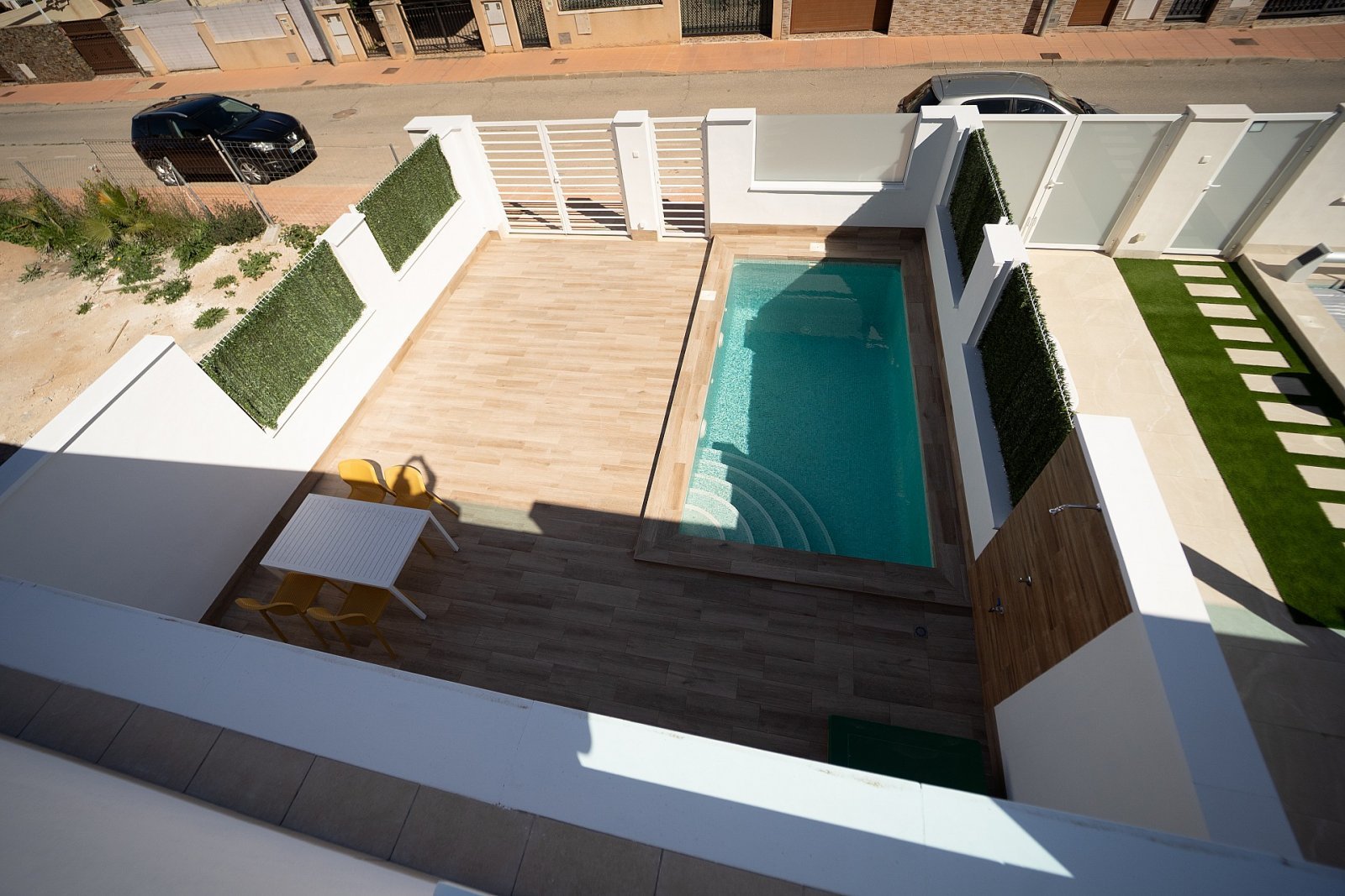 Neue Traumvillen: Komfortables Wohnen mit Pool