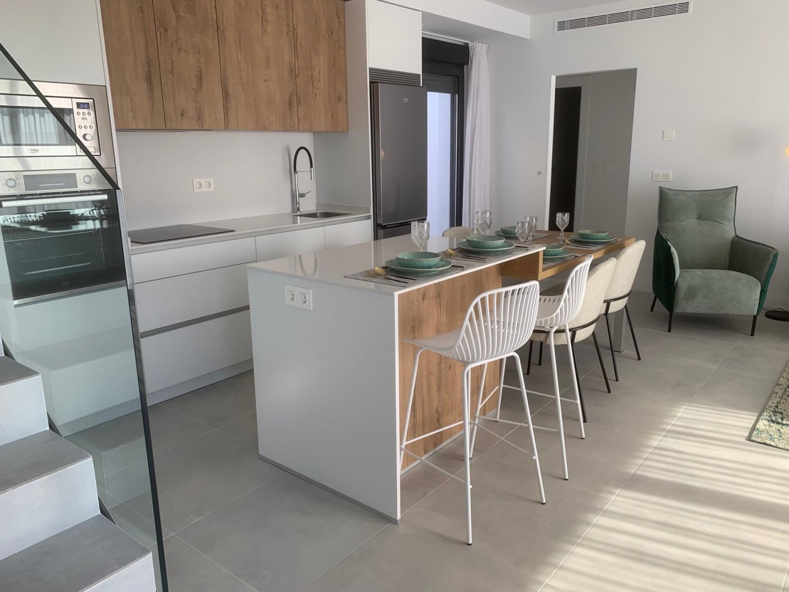 Moderne Villa mit privatem Pool & Garten