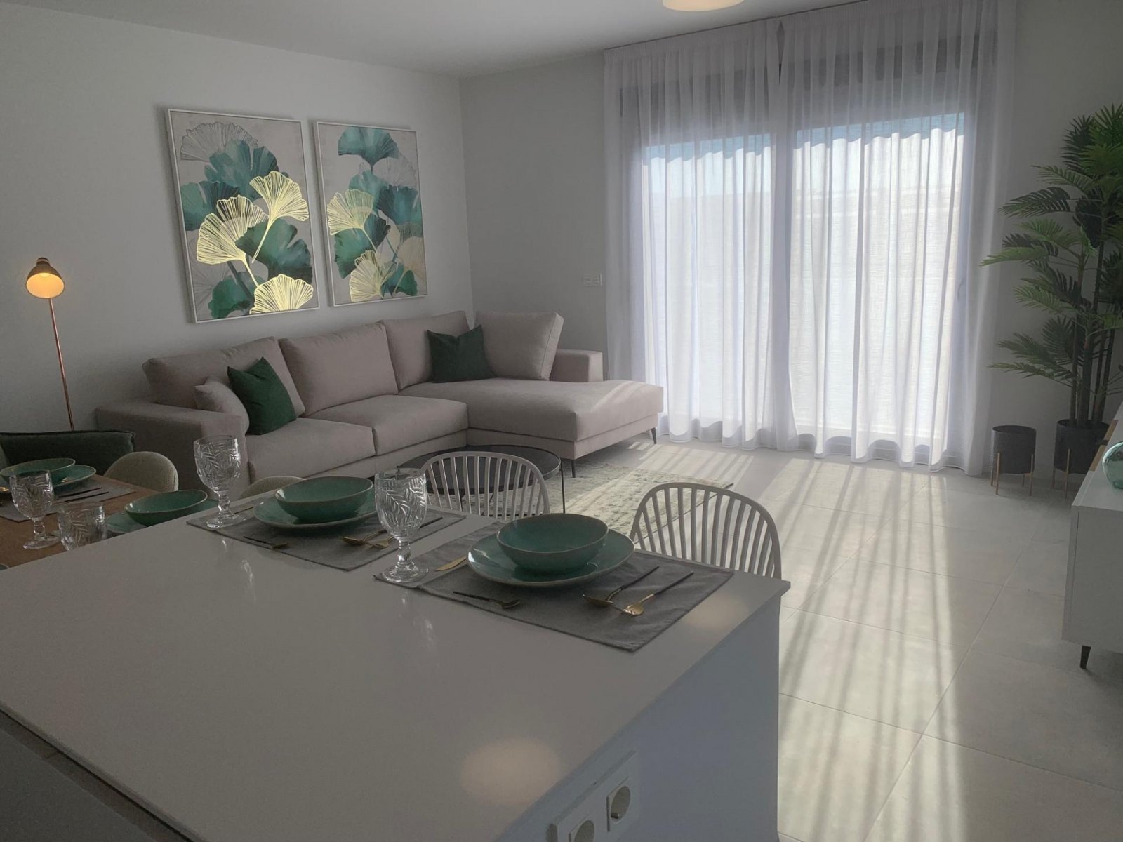 Moderne Villa mit privatem Pool & Garten