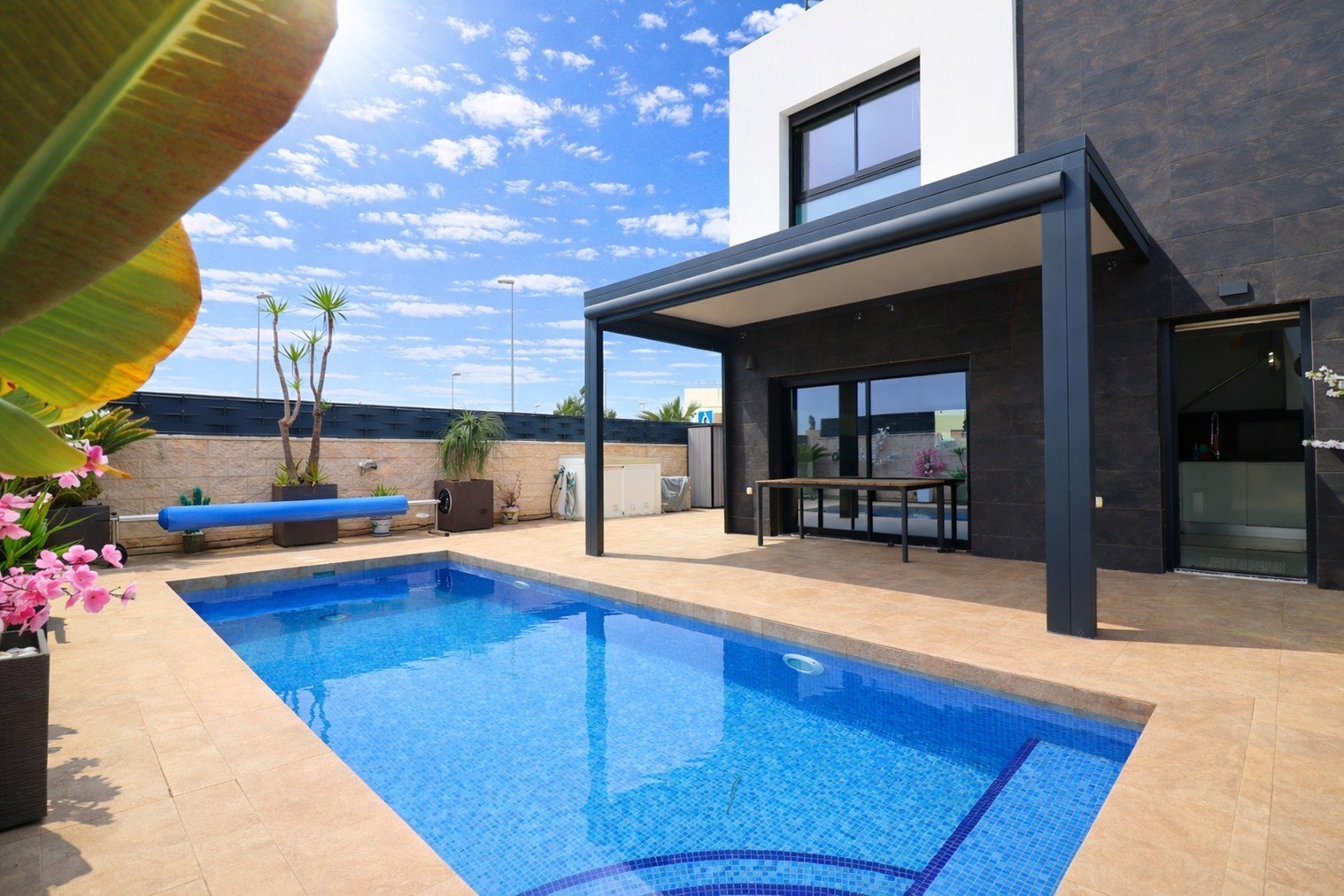 Exklusives Wohnen mit Sonne, Garten und Solarium
