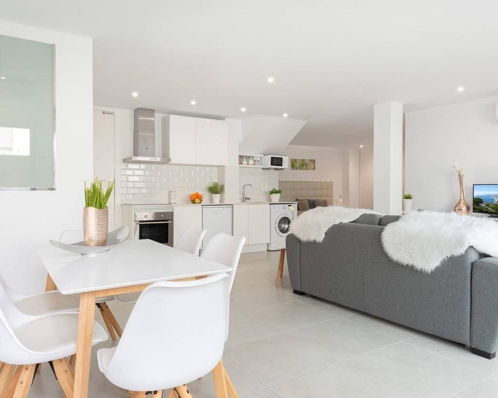 Exklusive Villa mit Pool, En-Suite Bädern &amp; Solarium