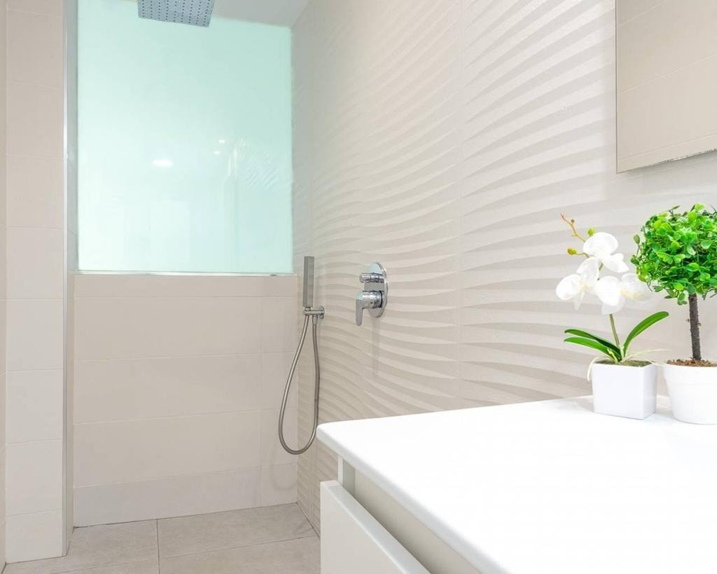 Exklusive Villa mit Pool, En-Suite Bädern &amp; Solarium