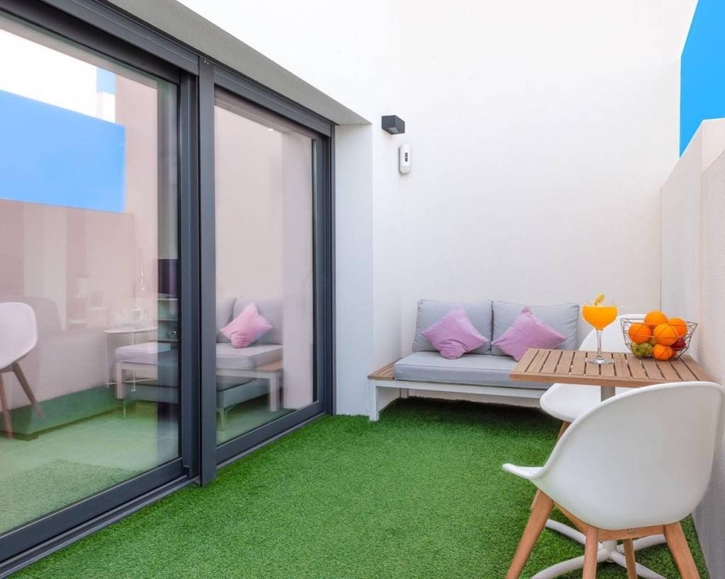 Exklusive Villa mit Pool, En-Suite Bädern &amp; Solarium