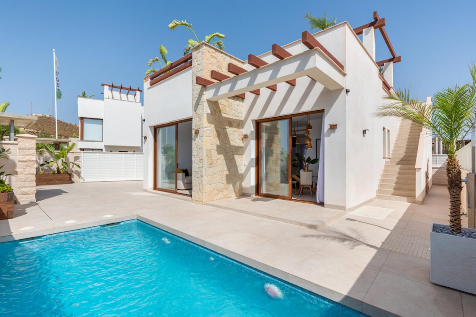 Strandnahe Villa mit Privatpool