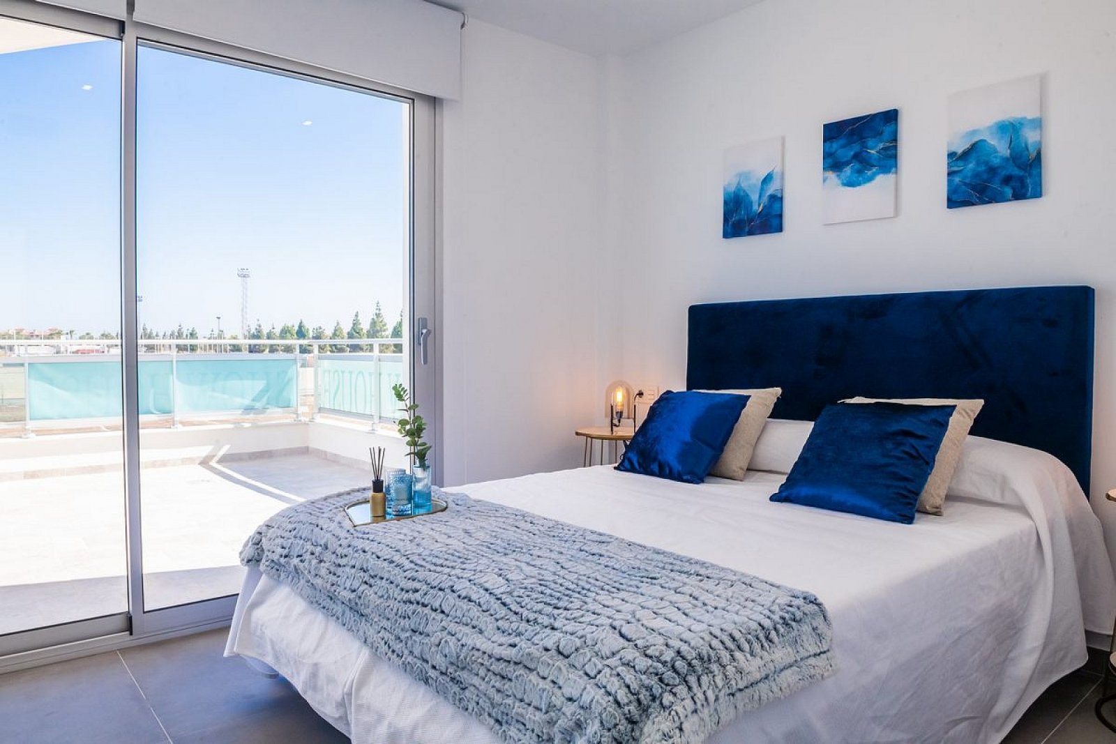Moderne Villa mit Privatpool und Garage in Los Alcázares