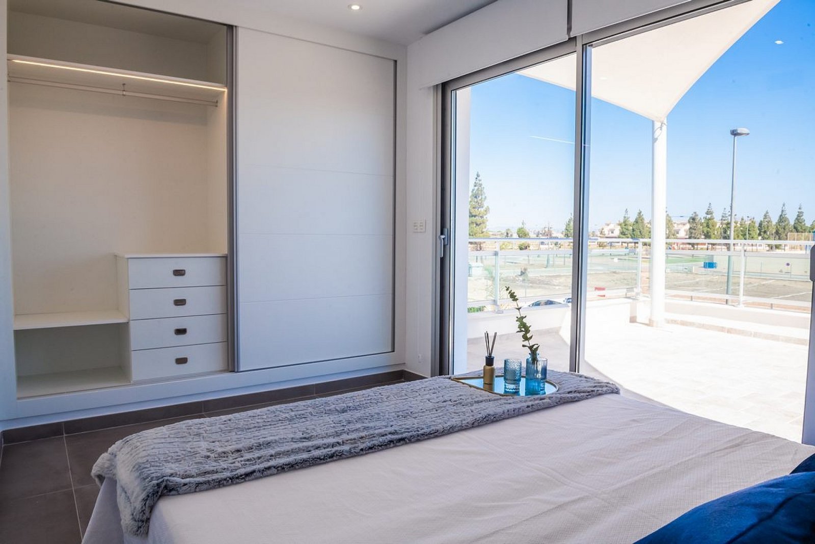 Moderne Villa mit Privatpool und Garage in Los Alcázares