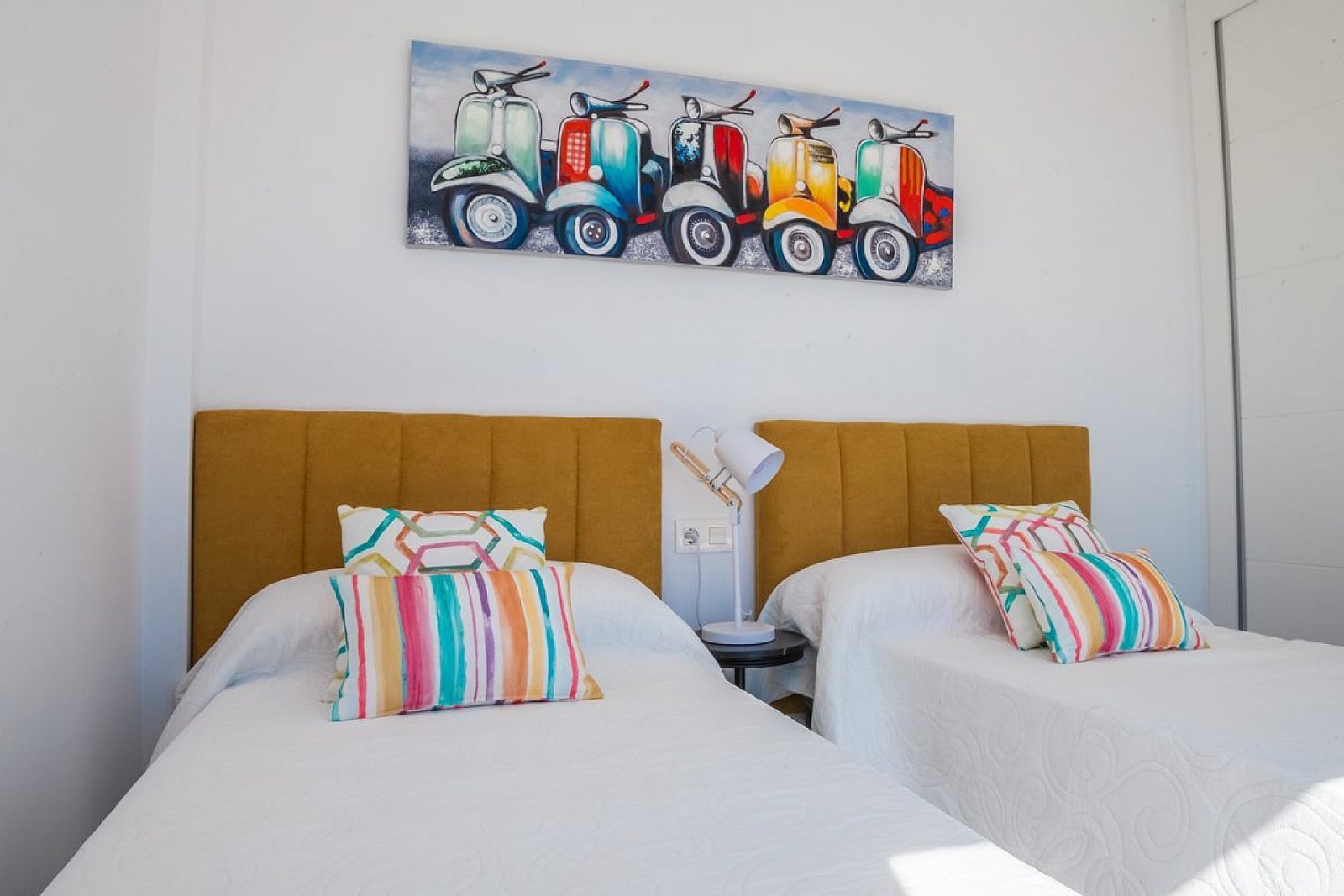 Moderne Villa mit Privatpool und Garage in Los Alcázares