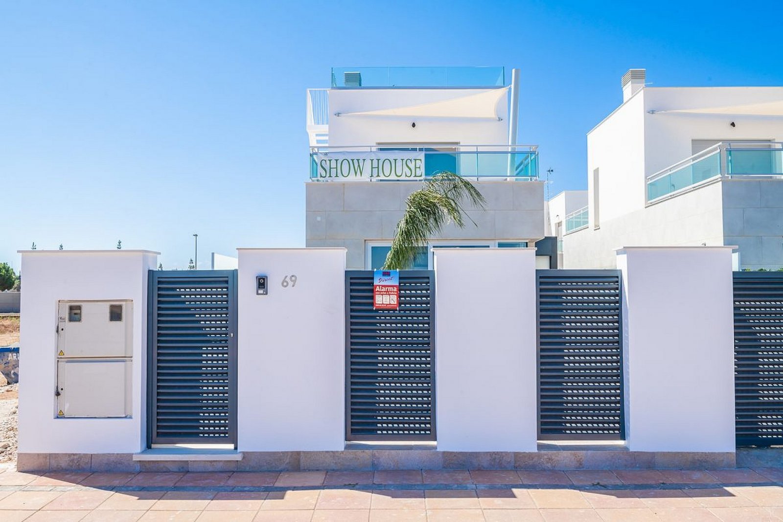 Moderne Villa mit Privatpool und Garage in Los Alcázares