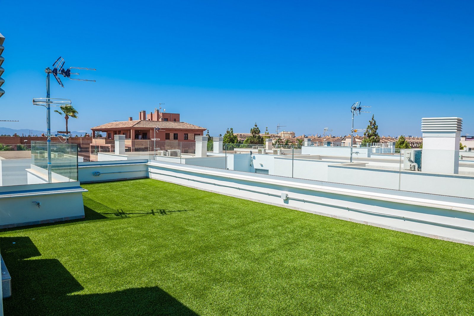 Moderne Villa mit Privatpool und Garage in Los Alcázares