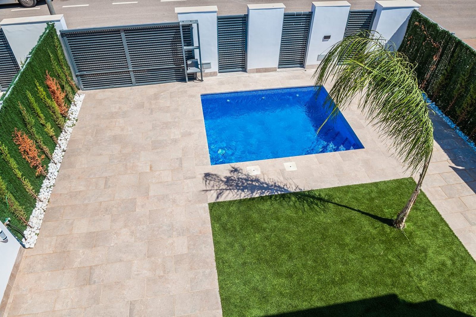 Moderne Villa mit Privatpool und Garage in Los Alcázares