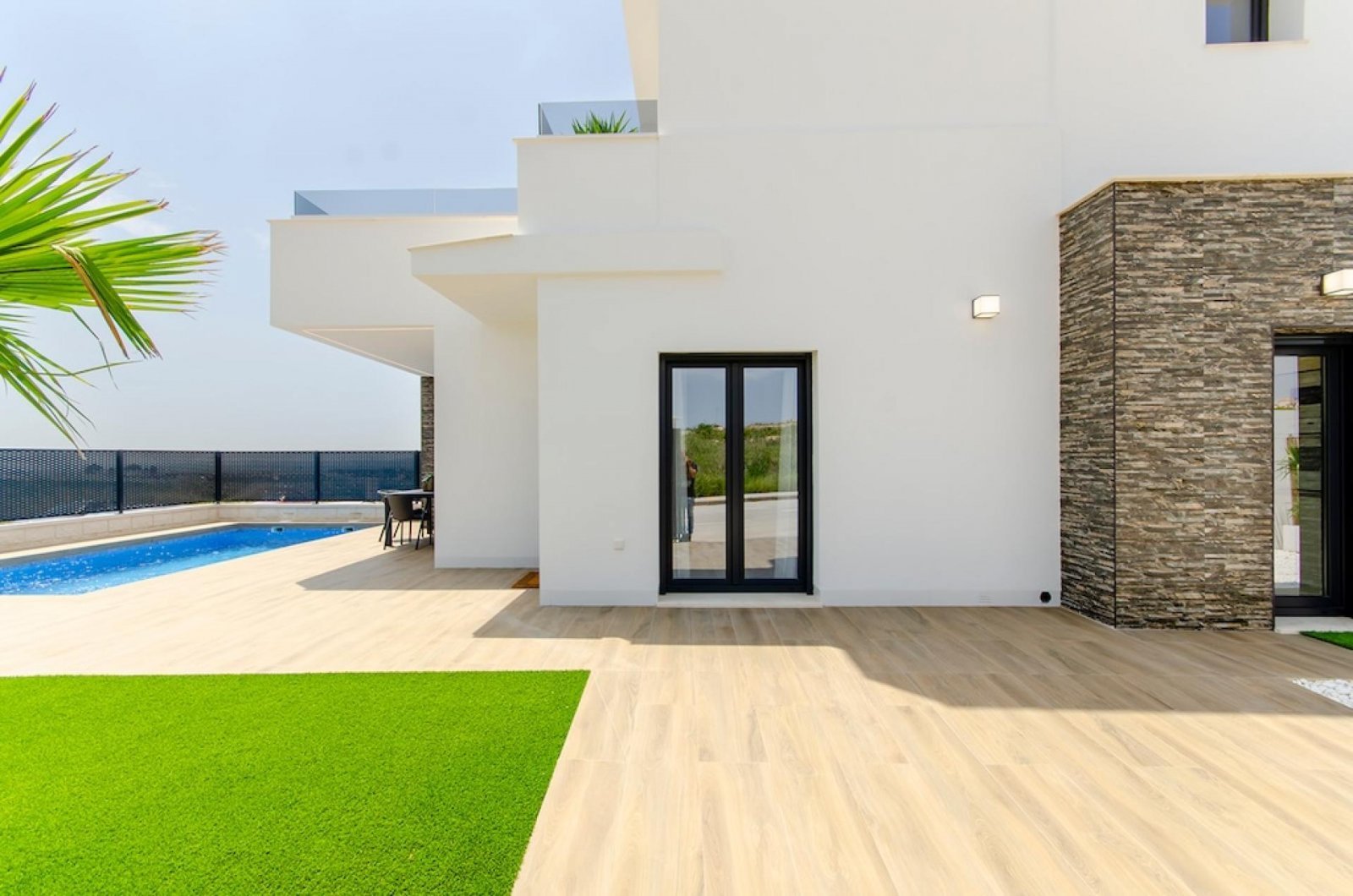Vistabella: Moderne Villa mit Golfzugang