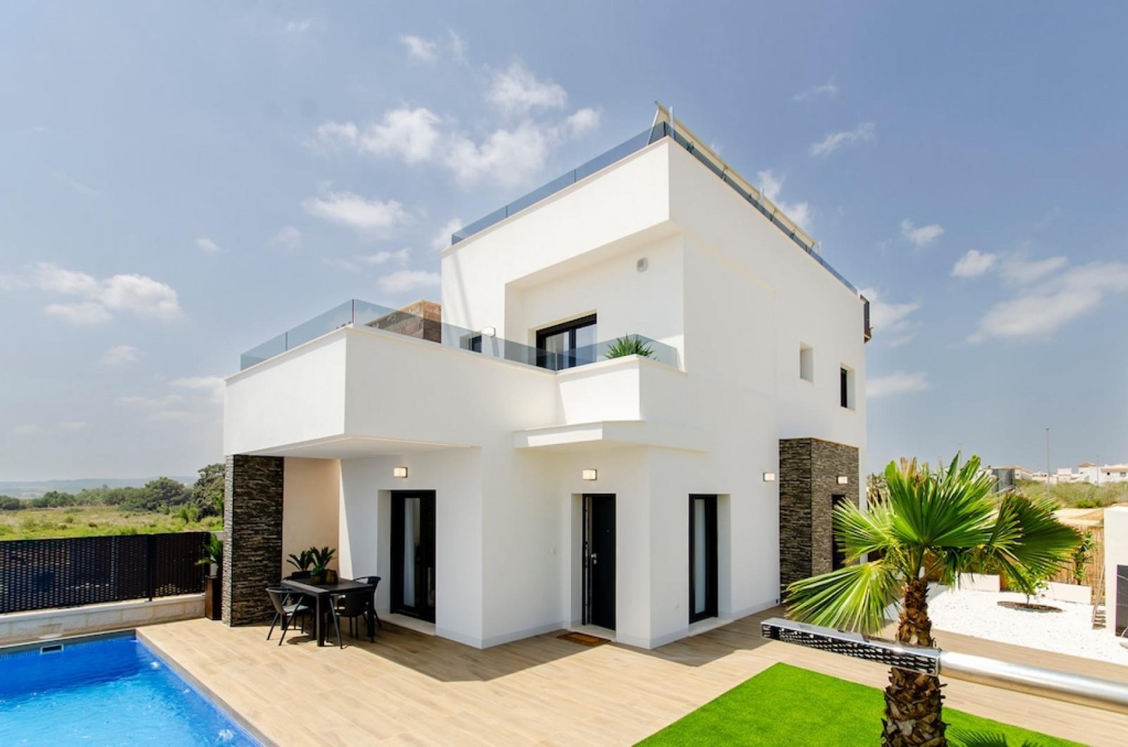 Vistabella: Moderne Villa mit Golfzugang