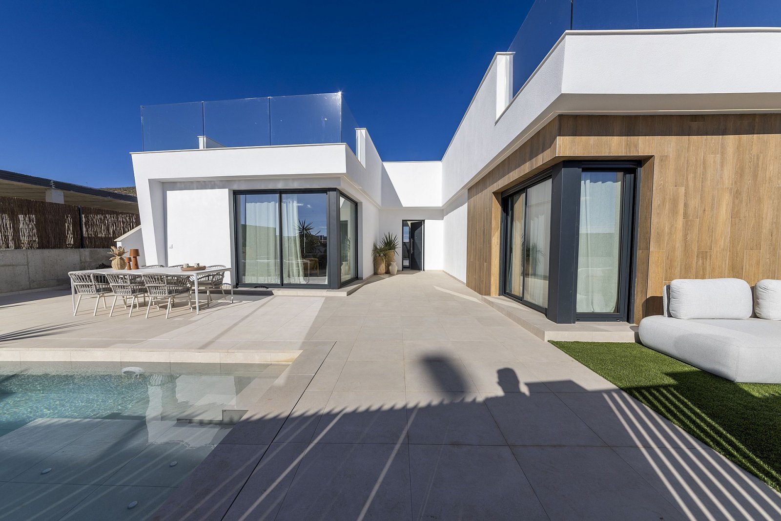 Moderne Golfvilla mit 3 Pool