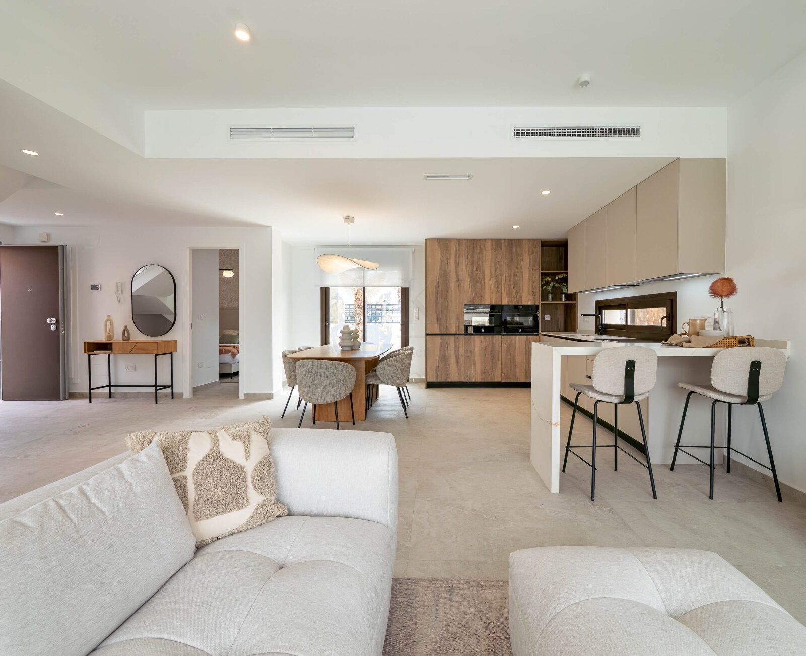 Moderne Neubau-Villa mit Pool und hochwertiger Ausstattung