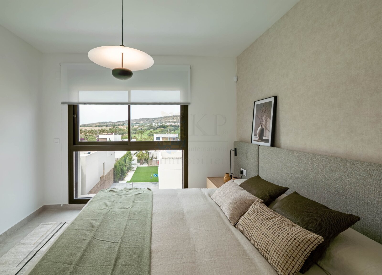 Moderne Neubau-Villa mit Pool und hochwertiger Ausstattung