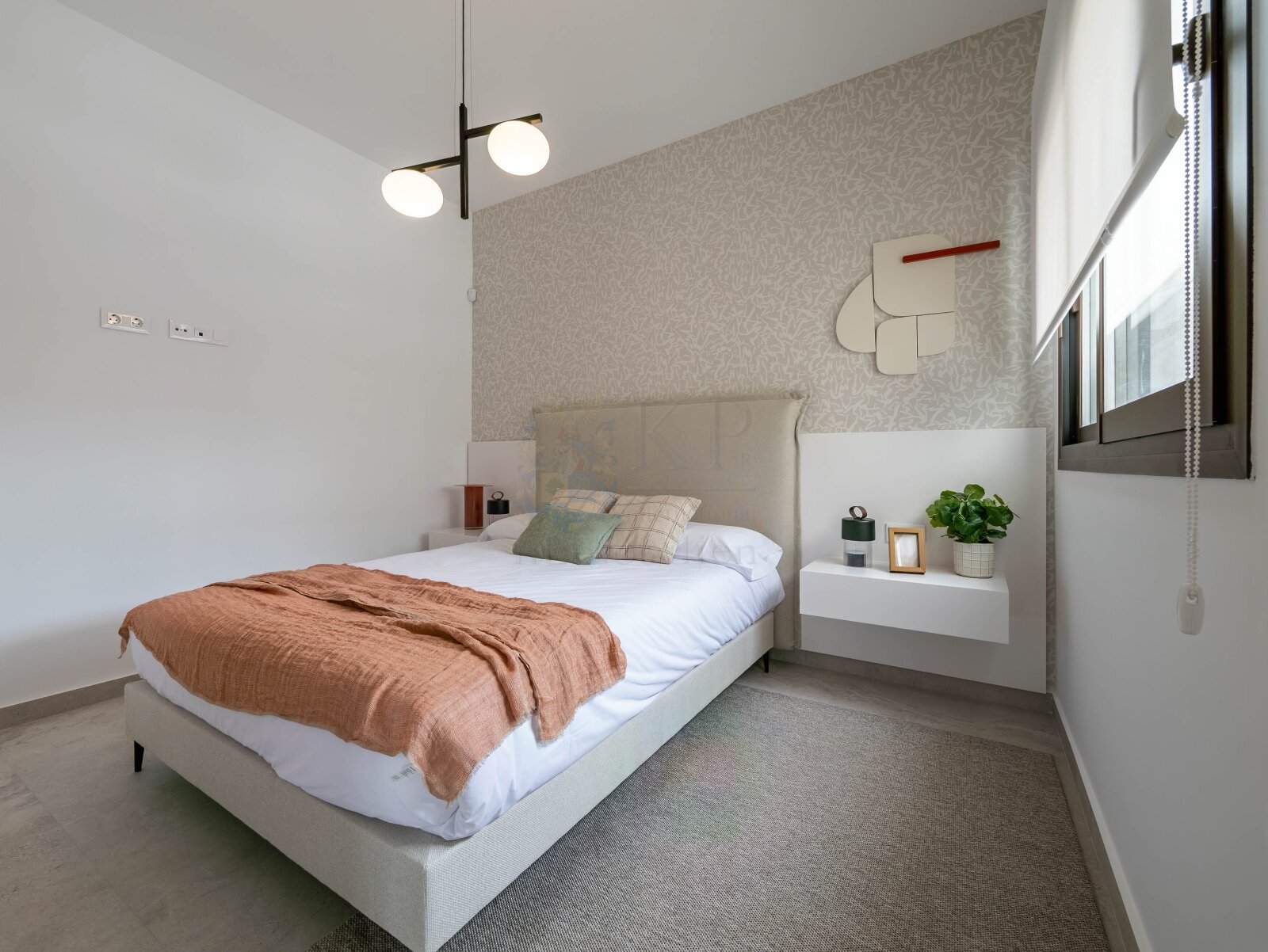 Moderne Neubau-Villa mit Pool und hochwertiger Ausstattung