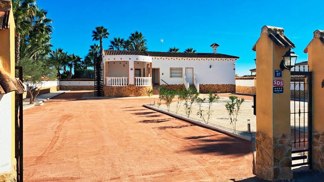 Traumhafte Landvilla mit Panoramablick