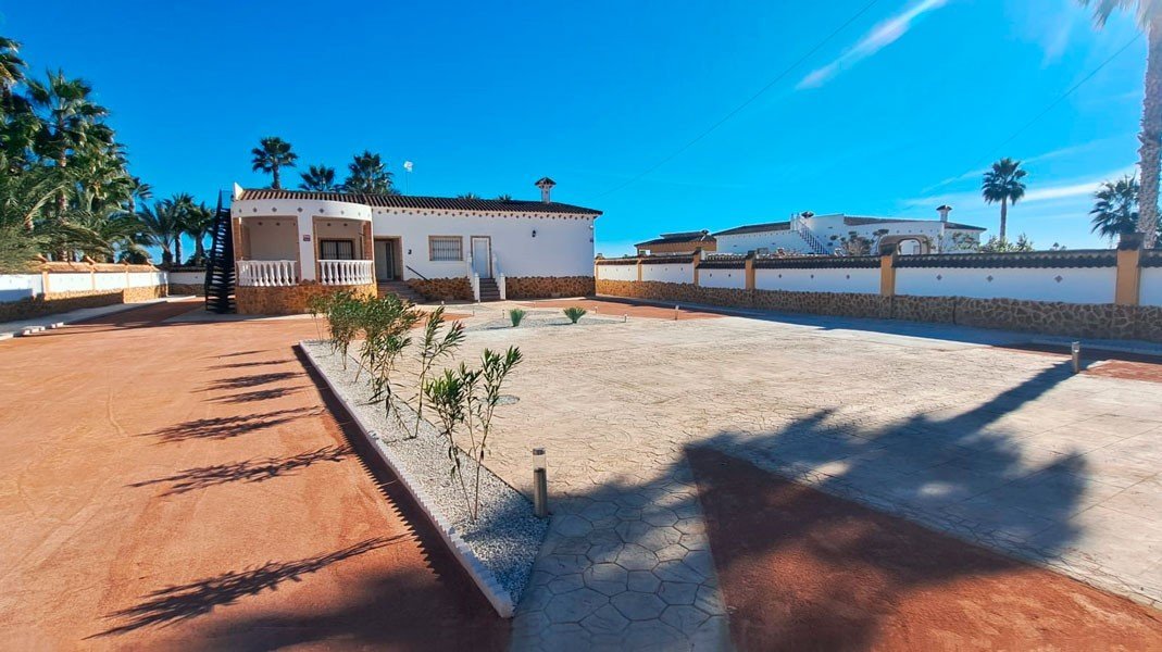 Traumhafte Landvilla mit Panoramablick