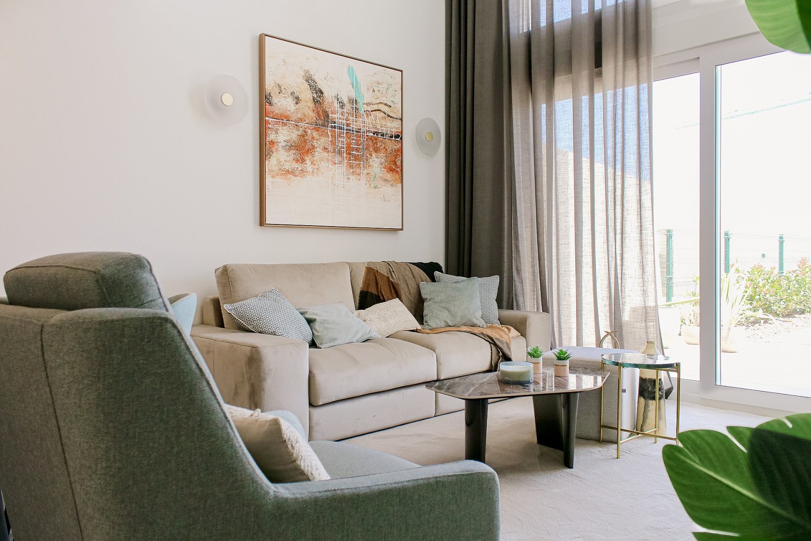 Exklusive Doppelhaushälfte mit Pool, Keller und Stellplatz