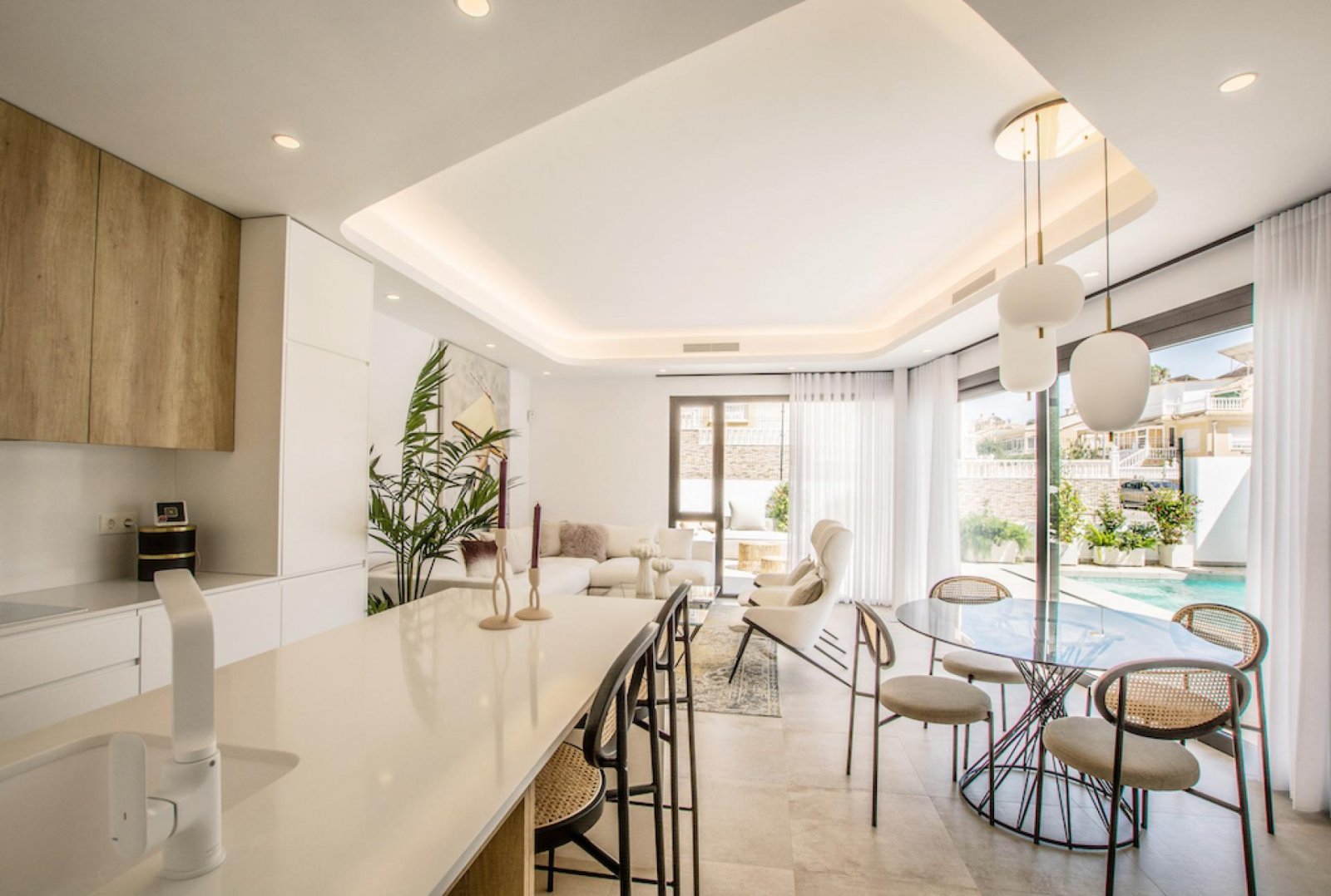 Elegante Villa mit Solarium, Carport und mediterranem Lifestyle
