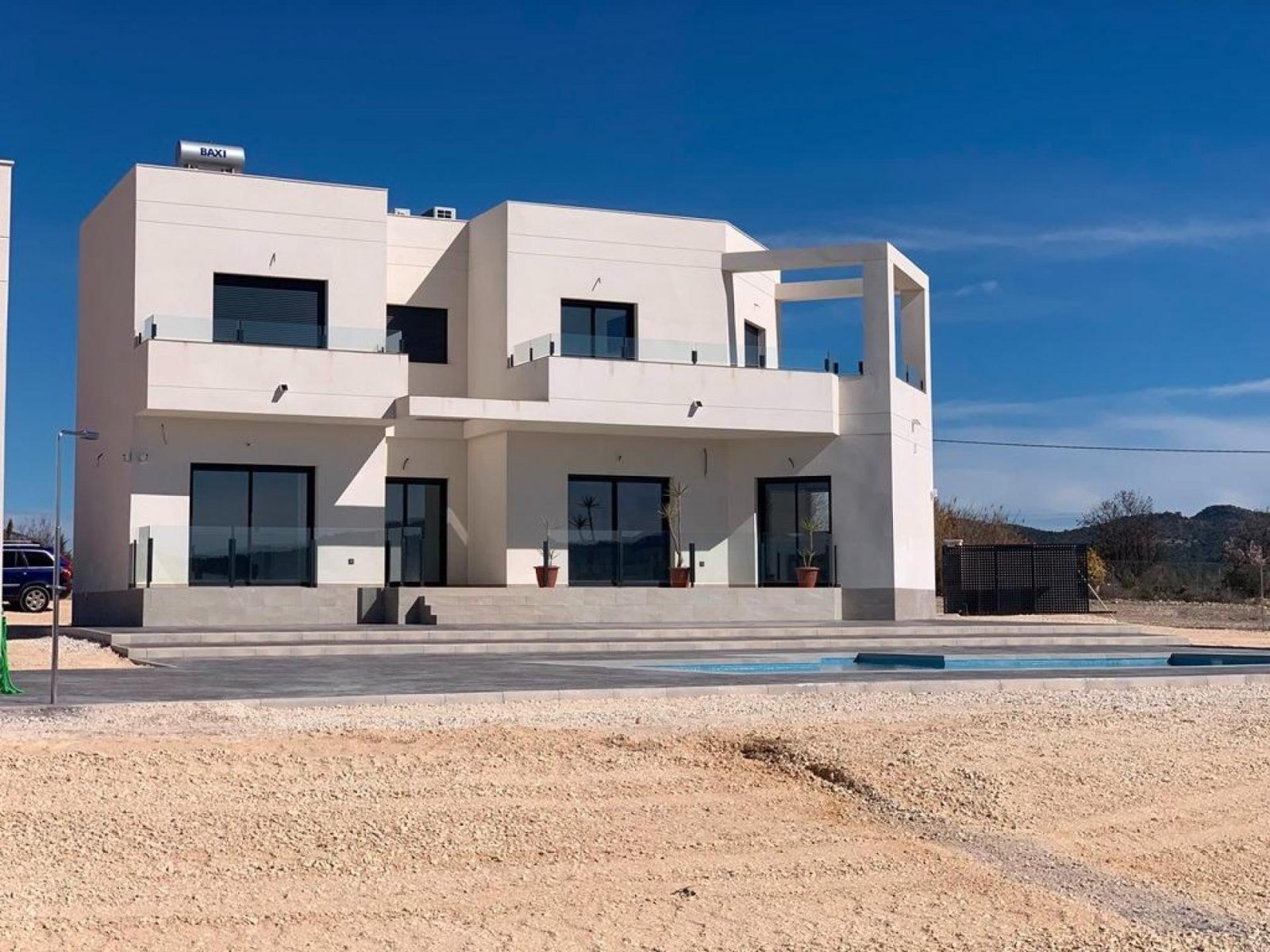 Neubau-Traumvilla mit viel Platz & Freiheit