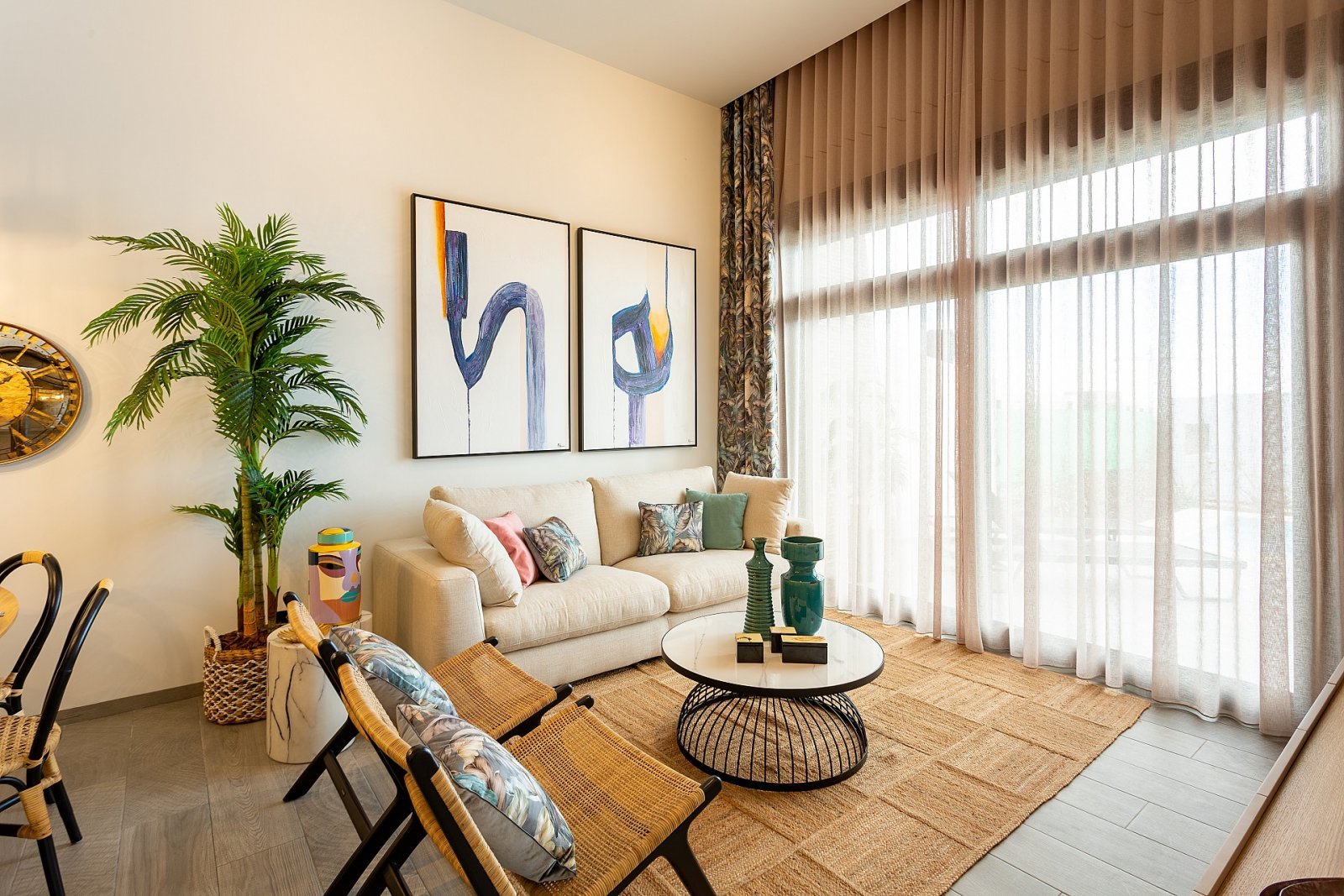 Moderne Villa mit 3 Schlafzimmern, Privatpool und Stellplatz