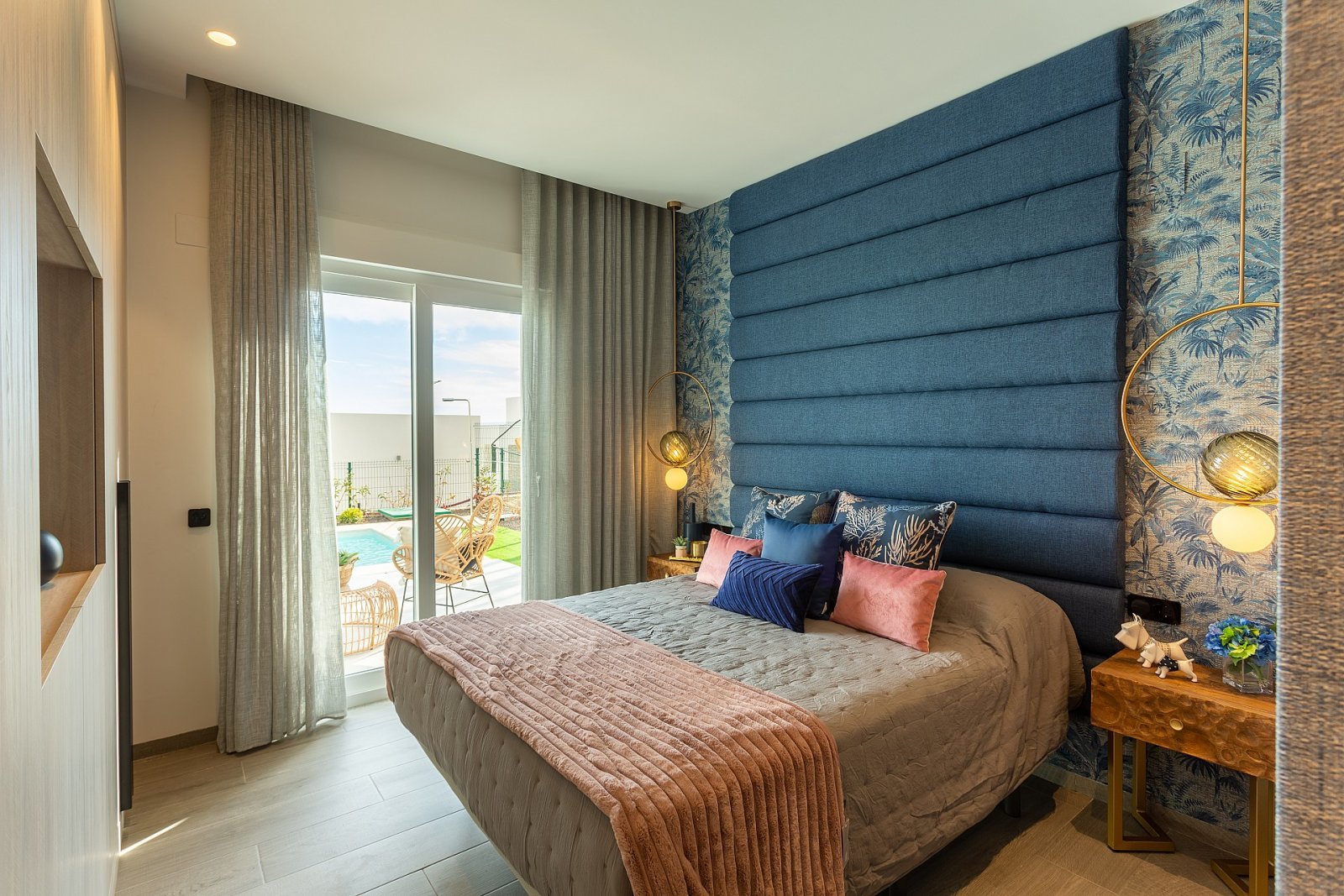 Moderne Villa mit 3 Schlafzimmern, Privatpool und Stellplatz