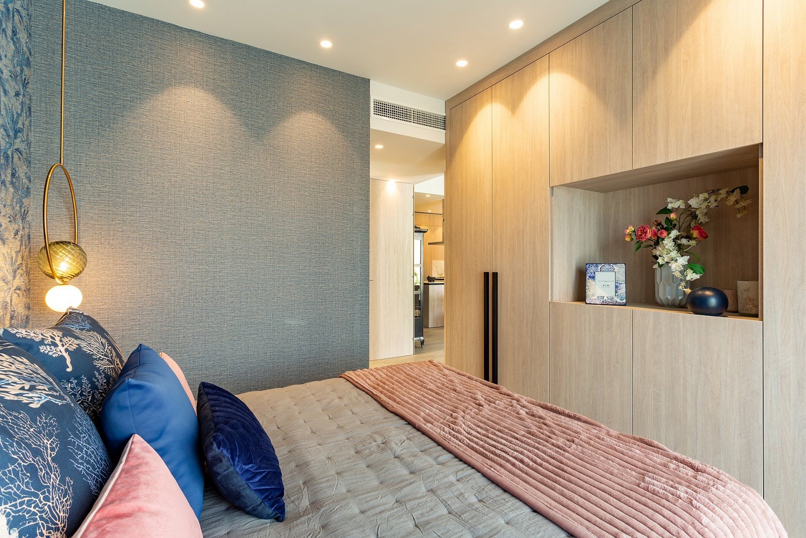 Moderne Villa mit 3 Schlafzimmern, Privatpool und Stellplatz