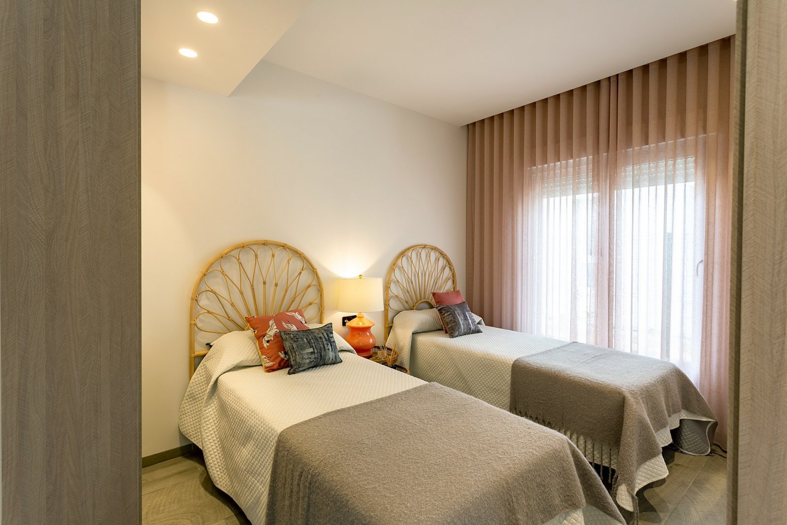 Moderne Villa mit 3 Schlafzimmern, Privatpool und Stellplatz