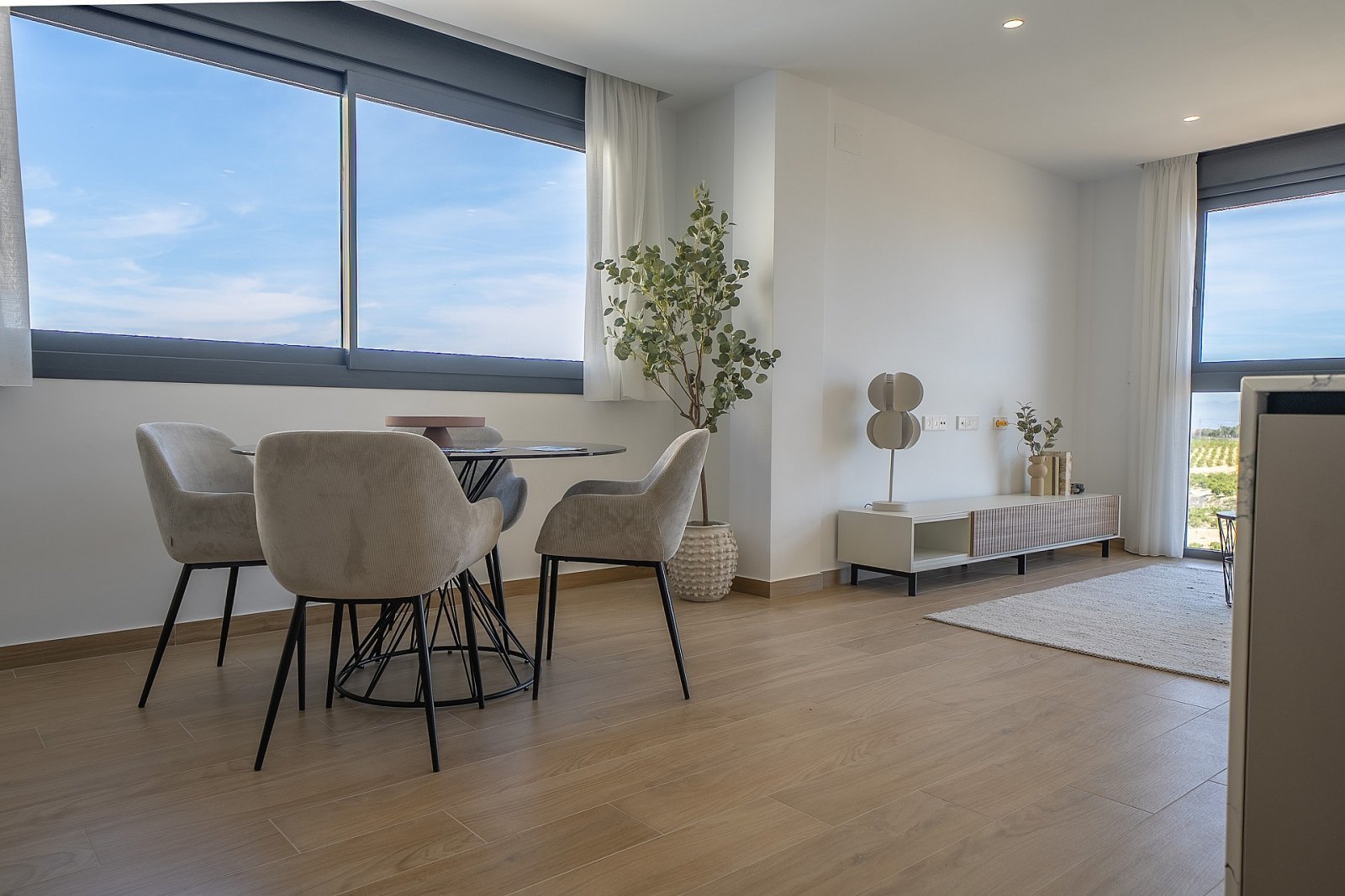Premium-Villa mit Pool in begehrter Golflage