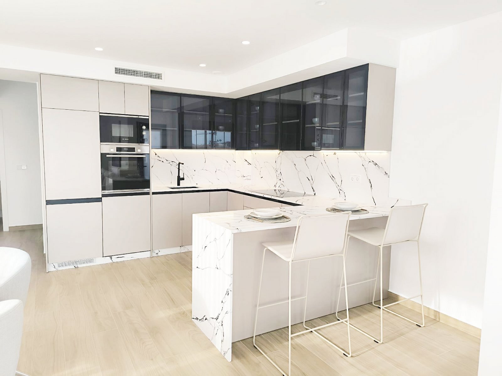 Premium-Villa mit Pool in begehrter Golflage