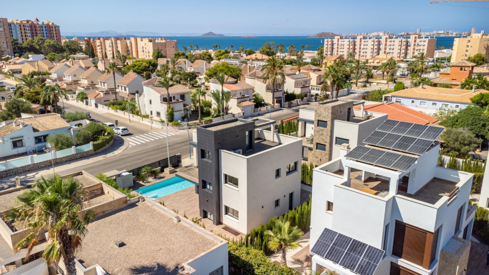 Luxusvilla mit Privatpool in Toplage