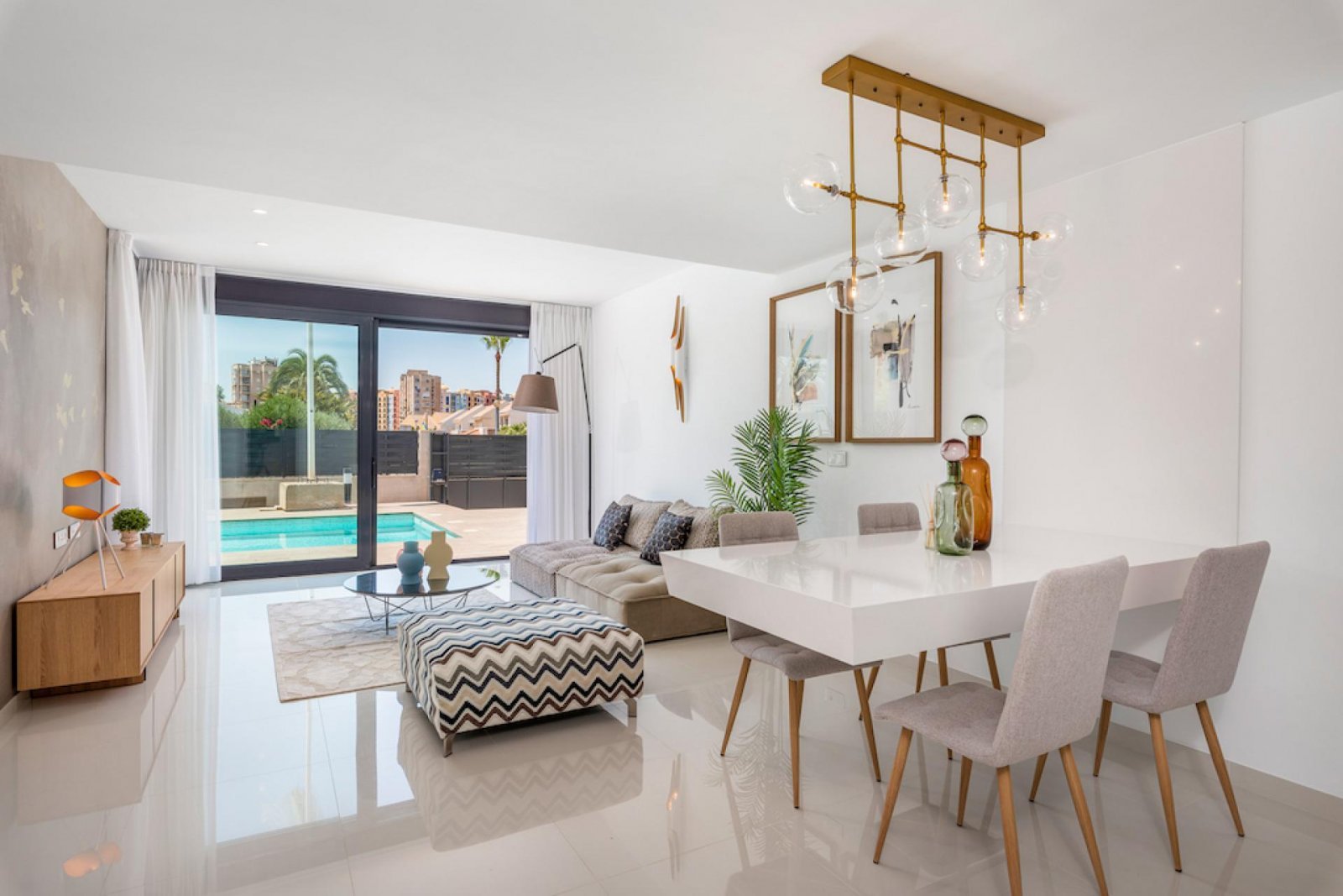 Luxusvilla mit Privatpool in Toplage