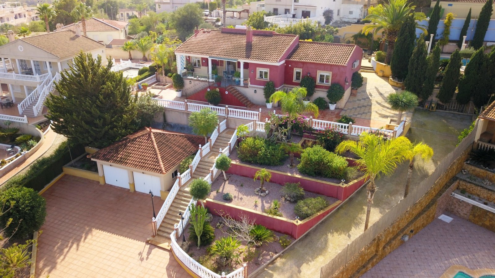 Luxusvilla mit Pool &amp; Traumblick