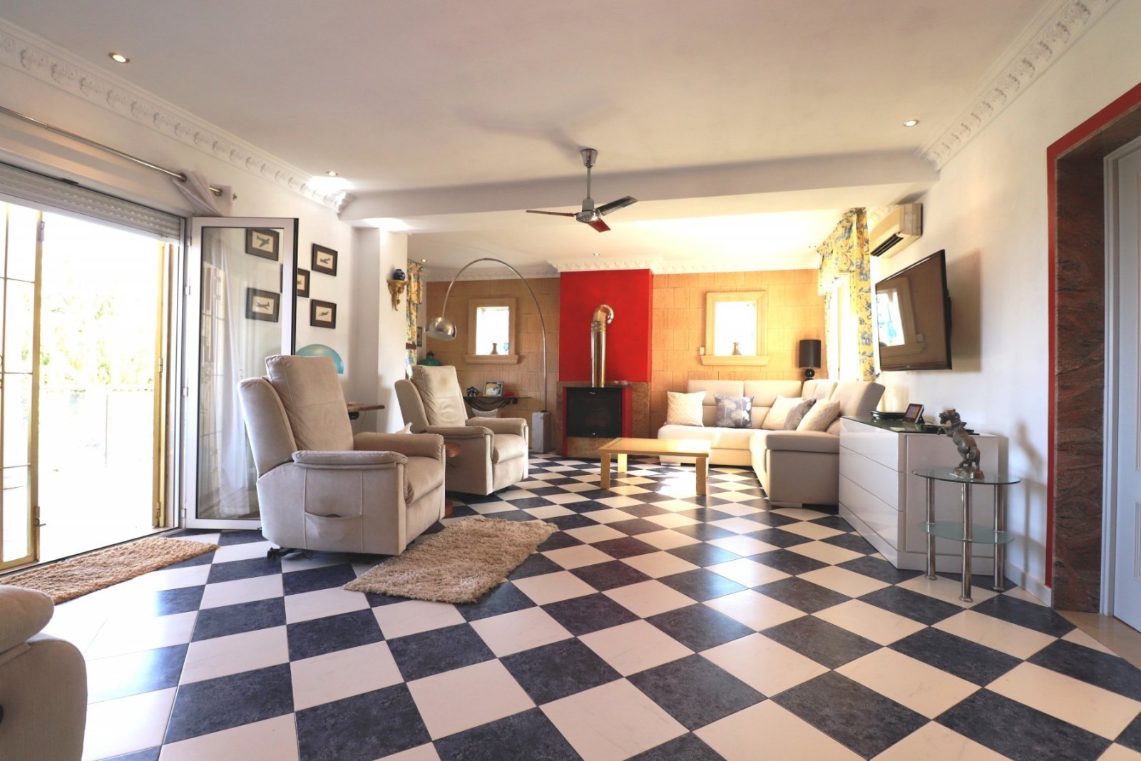 Luxusvilla mit Pool &amp; Traumblick