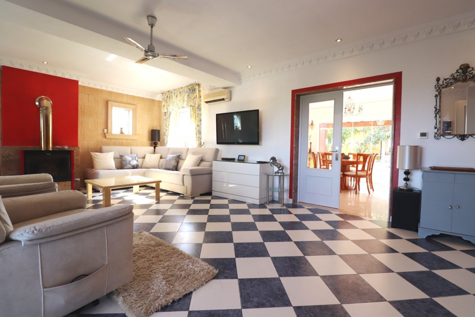 Luxusvilla mit Pool &amp; Traumblick