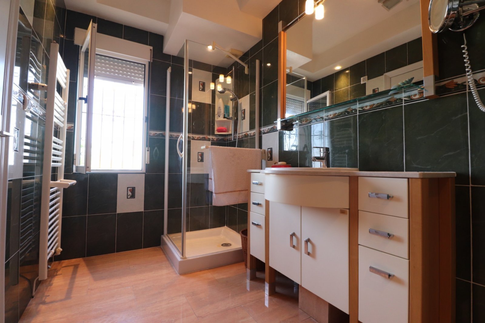 Luxusvilla mit Pool &amp; Traumblick