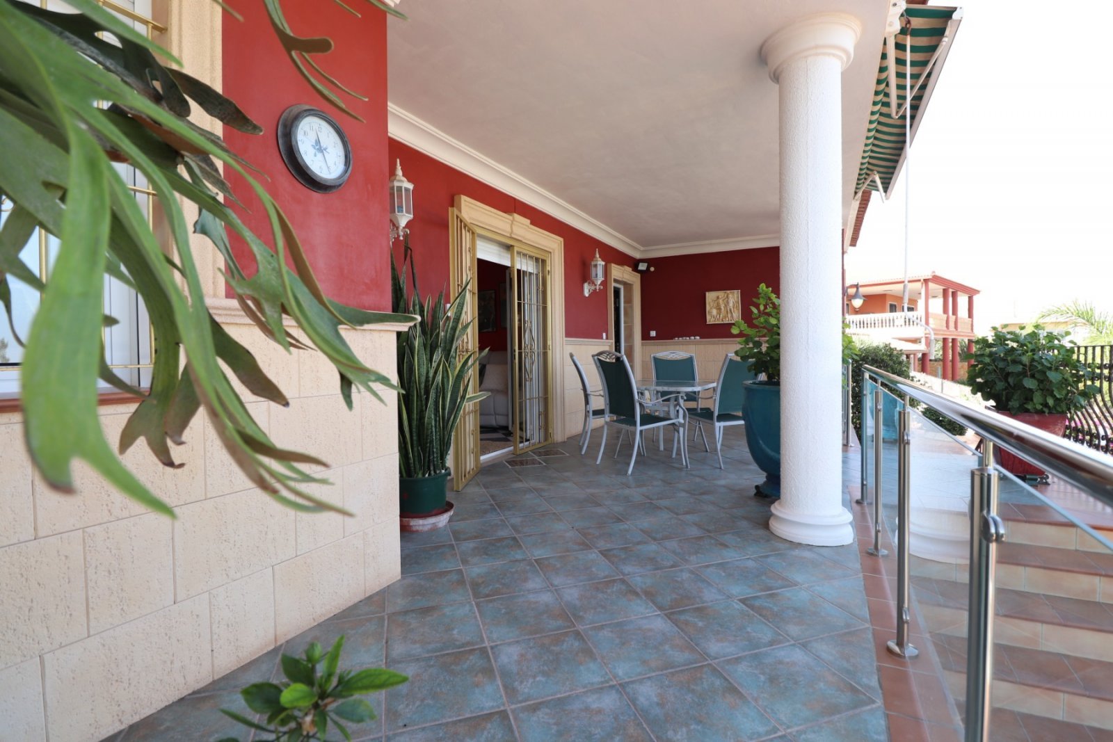 Luxusvilla mit Pool &amp; Traumblick