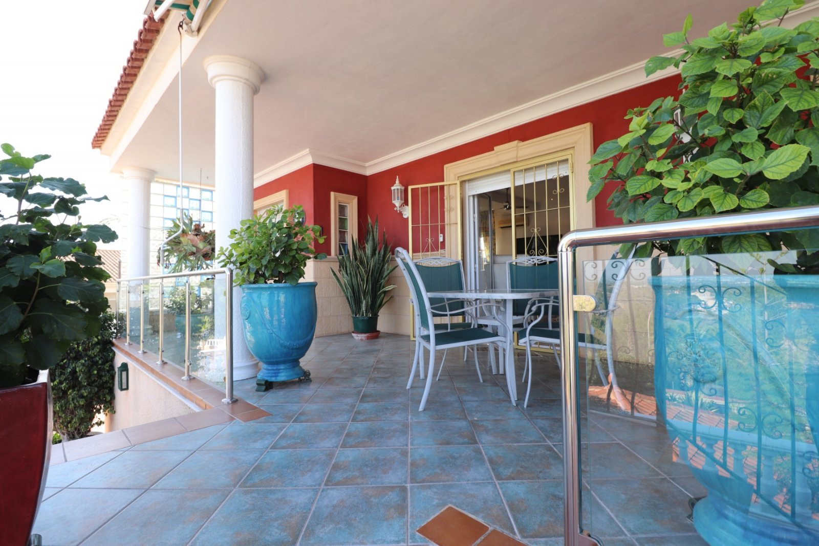 Luxusvilla mit Pool &amp; Traumblick