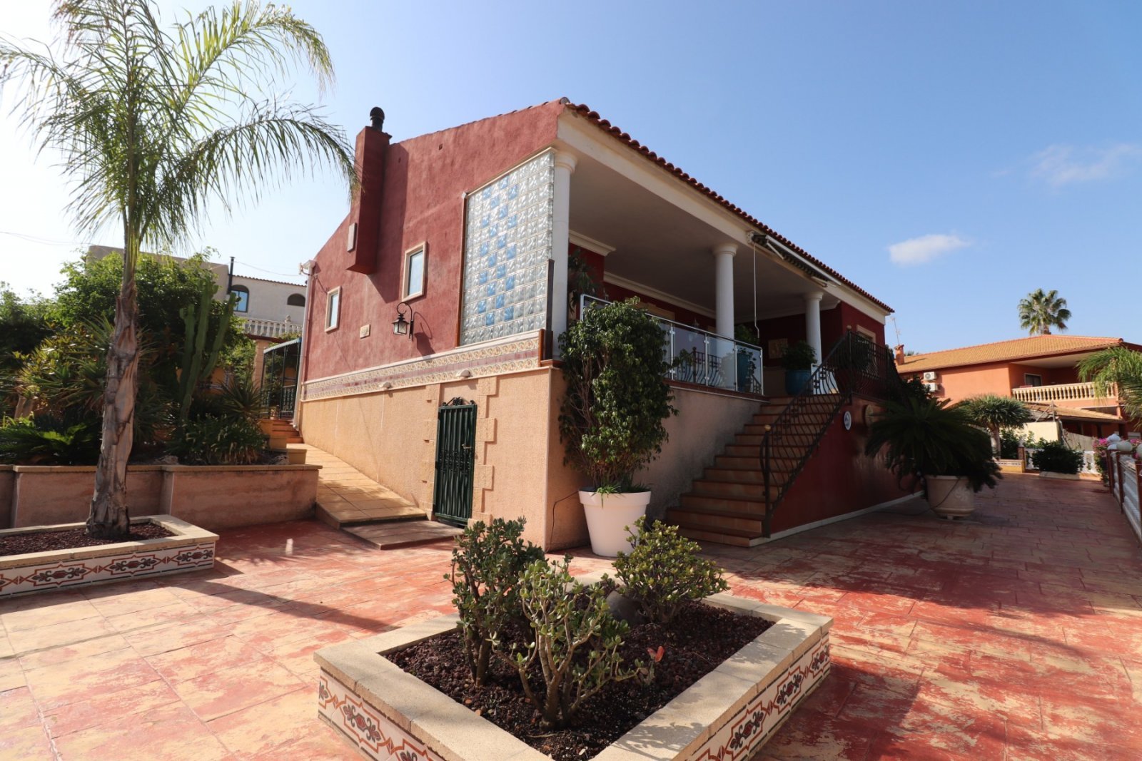 Luxusvilla mit Pool &amp; Traumblick