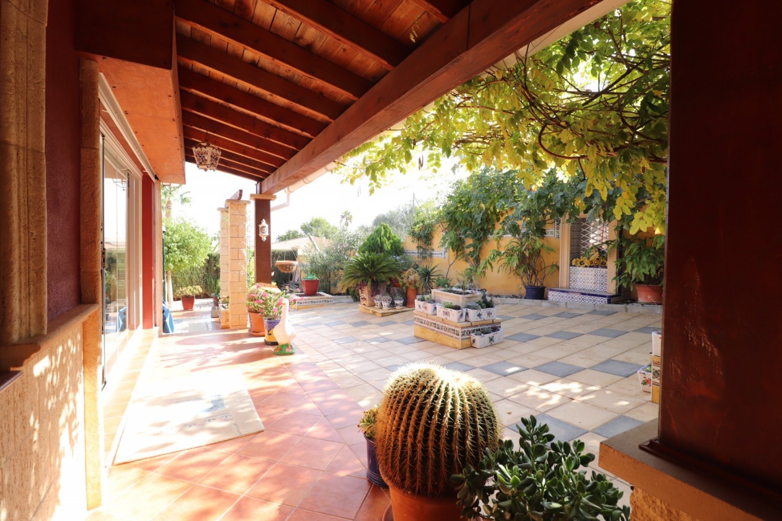 Luxusvilla mit Pool &amp; Traumblick